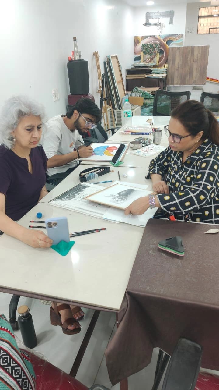 Students painting together at Sejain Art Academy